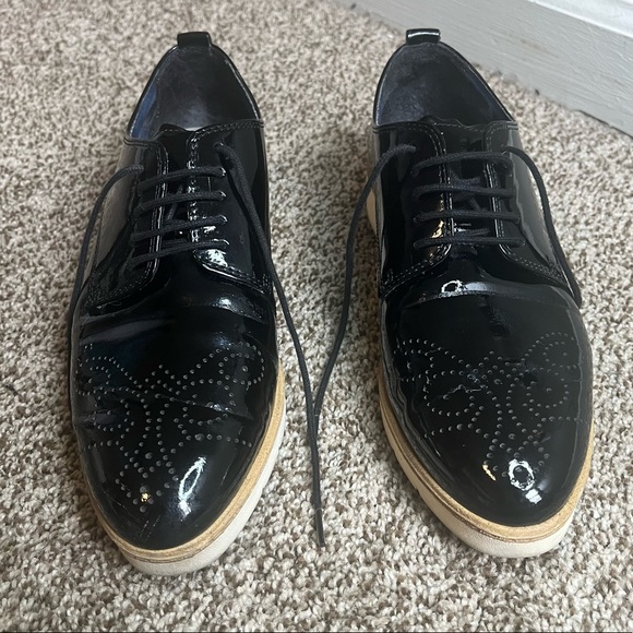 Tamaris Oxford Style Patent Leather Lace Up Platform Shoes - Picture 2 of 6